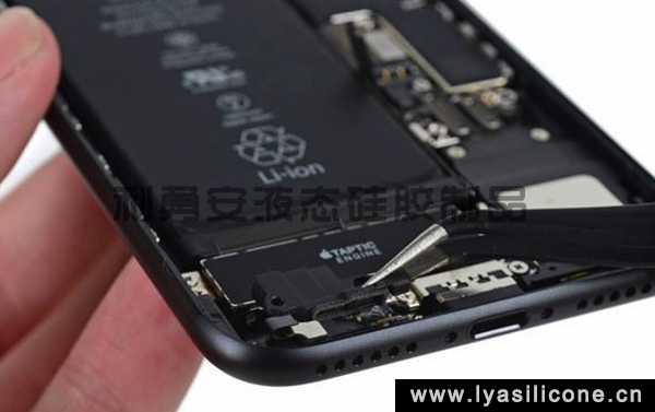 防水手機(jī)拆分展示圖